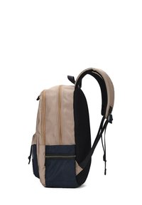 Zaino beige con accenti blu scuro, due tasche frontali con zip, spallacci regolabili e una schiena in rete testurizzata per la ventilazione.