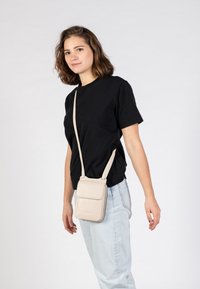 Aunts & Uncles TULIP - Handytasche - pumice stone