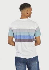 Redefined Rebel NOEL TEE - Print T-shirt - aquifer