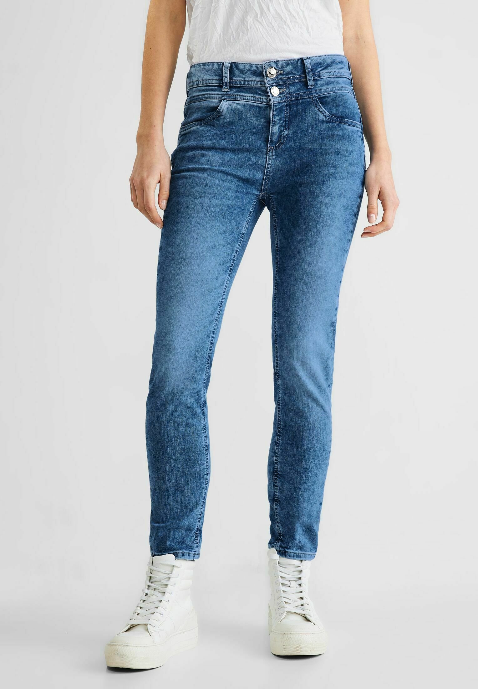 STREET ONE Damen Jeans Slim Fit High Waist – Stretch-Jeans Mit Doppelt Geknöpftem Bund, Bequem & Stylisch