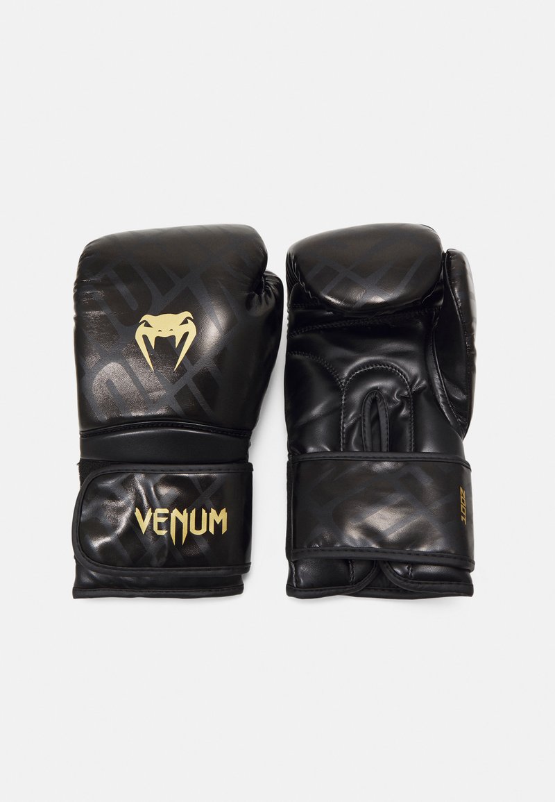 Gants de boxe noirs avec un logo "VENUM" doré et un emblème de serpent. Texture en cuir lisse avec un design rembourré et des sangles réglables au poignet.