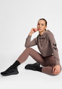 Hummel HMLLEGACY CROPPED  - Kapuzenpullover - iron