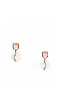 Roze gouden oorbellen hebben een vierkante bovenkant en een bevroren witte druppel met een golvend metalen accent, wat zorgt voor een modern en elegant ontwerp.