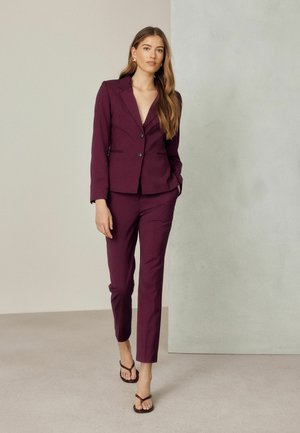 Next, REGULAR FIT - SLIM TAILORED TROUSERS - Chino-püksid - burgundy red