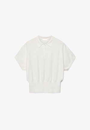 Valkoinen lyhythihainen poolopaita, jossa on nappilista, resorikanttinen helma ja klassinen kaulus, esillä yksivärisellä valkoisella taustalla.