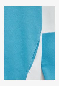 Valittu, blue