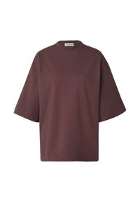 Korte mouwen, losvallend T-shirt van diep bordeaux katoen. Ronde hals, gladde textuur, geen patronen of accenten. Casual ontwerp.