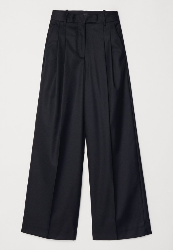 ESSENTIALS CYMBARIA - Trousers2