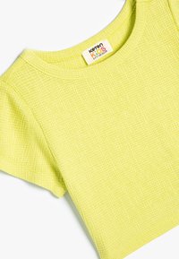 Koton TEXTURED VISCOSE T-SHIRT zielony