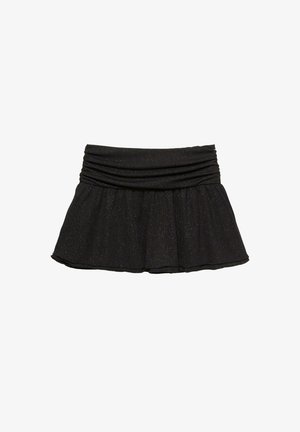 Fustă de tip skater neagră, realizată dintr-un material moale, cu o suprafață texturată și sclipiri subtile. Are un brâu gathered și un tiv desfăcut.