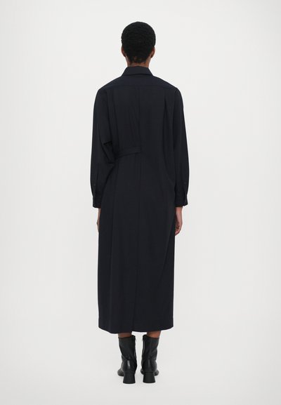 Henrik Vibskov FOUND DRESS - Blusenkleid - tropical navy