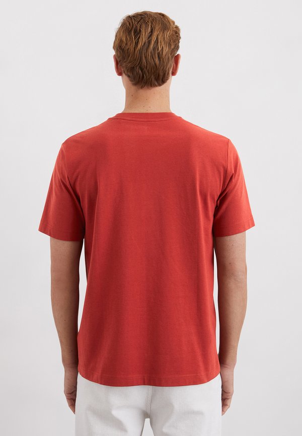 SHORT SLEEVE CREW NECK CLASSIC INSIDE CHEST - Print T-shirt - tall poppy2