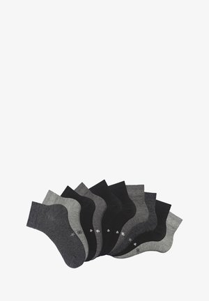 Neun Paar Kniestrümpfe in Schwarz-, Grau- und Anthrazit-Tönen. Mit einfachen Mustern an den Bündchen; aus einer Baumwollmischung.