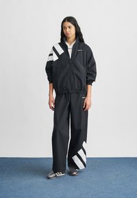 adidas Originals BLOCKING - Viegla jaka - black/white
