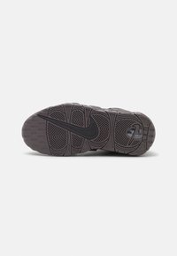Nike Sportswear AIR MORE UPTEMPO - Visoke tenisice - black/anthracite/brown