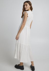 b.young BYFelice - Vardagsklänning - off white