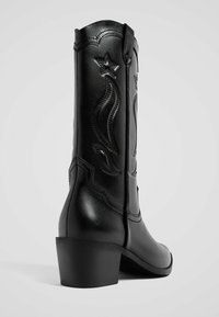 Stradivarius Cowboy-/Bikerstiefelette - black
