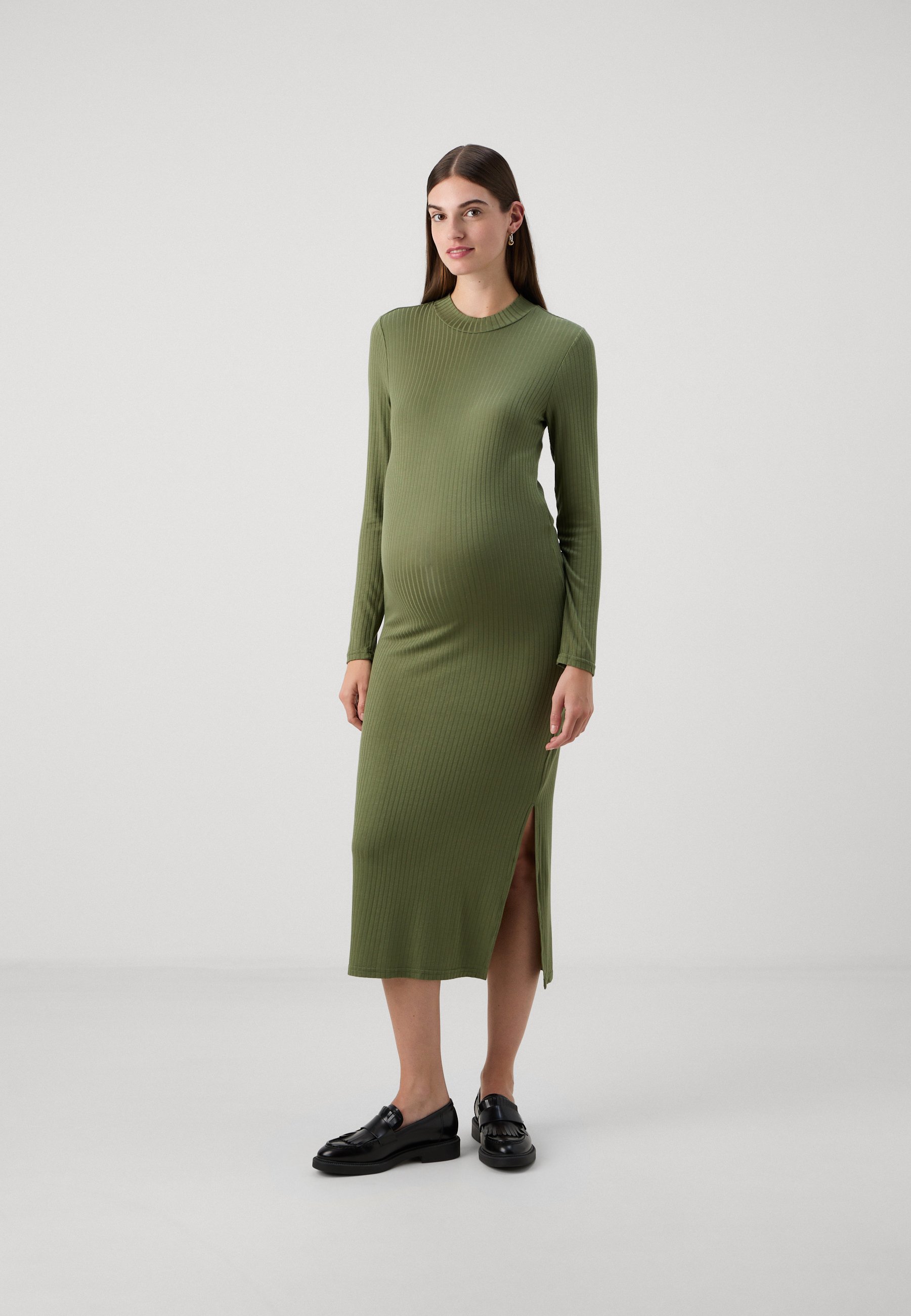 green emerald velvet dress Mamalicious Four Leaf Clover Jersey Dress – Fashionably Pregnant main image 0