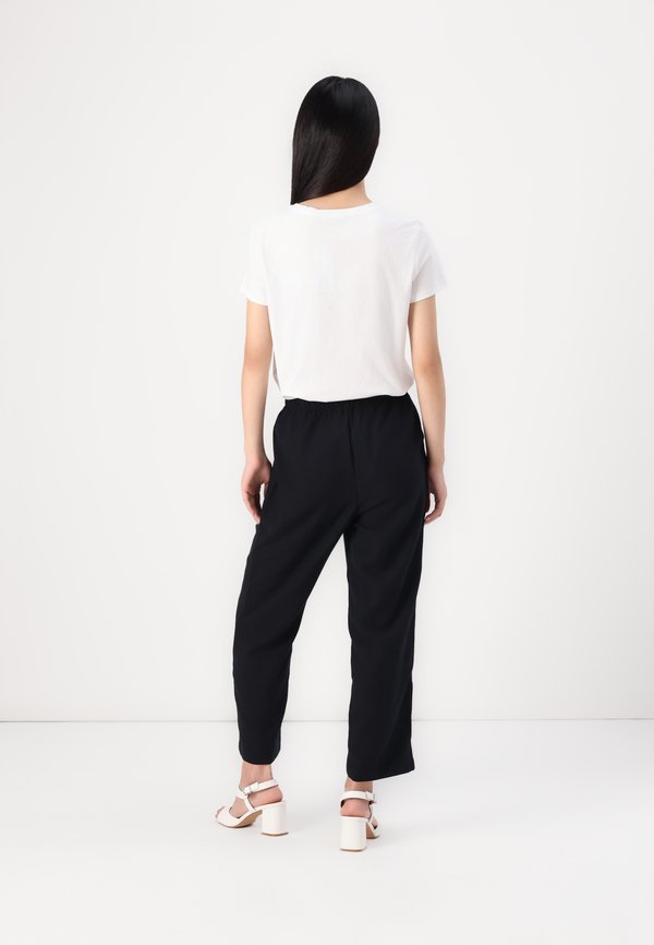 LOOSE CROPPED PANTS - Trousers3