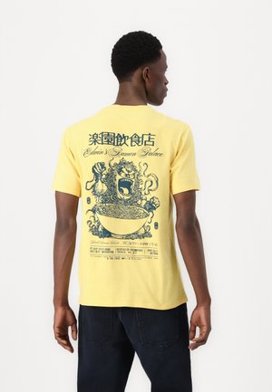 RAMEN PALACE UNISEX - Print T-shirt - yellow
