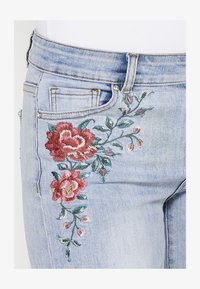 Vybráno, azul cl light blue