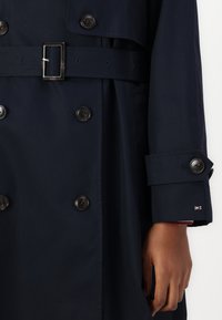 Tommy Hilfiger OVERSIZE granatowy