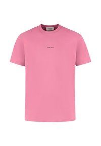 Rosa Kurzarm-T-Shirt mit Rundhalsausschnitt und dem Schriftzug "PURE PATH" zentriert auf der Brust vor einem weißen Hintergrund.