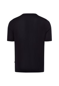 Černé pletené tričko s krátkým rukávem a kulatým výstřihem, hladký materiál a decentní žebrovaný lem, navržené pro přiléhavý střih.