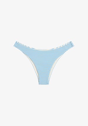 Parte inferior de bikini acanalada de rayas horizontales azules y blancas con diseño de pierna de corte alto sobre fondo blanco.