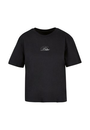 Svart bomull t-shirt med korta ärmar, rund halsringning och "Babe" broderat i vit kursiv på bröstet. Klassisk boxig design.