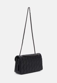 COACH QUILTED TABBY SHOULDER BAG 33 WITH CHAIN - Τσάντα χειρός - black