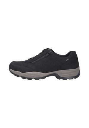 Schwarzer Wanderschuh mit glatter Oberfläche, strukturierten Akzenten, Schnürdesign und grauer Laufsohle mit Profil für Rutschfestigkeit. Reißverschlussdetails an der Seite.