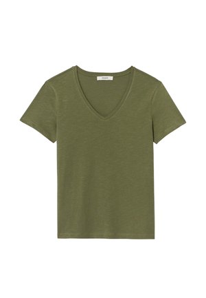 T-shirt vert olive à col en V, sans manches, confectionné dans un tissu doux et léger. Présente une texture lisse et une coupe décontractée.