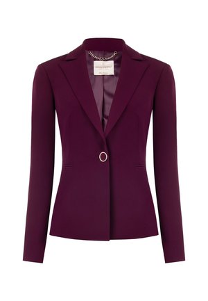 Burgunderfarbener Blazer mit langen Ärmeln, gestepptem Kragen, einer einzelnen Knopfschließe mit kreisförmigem Akzent und glatter Textur. Innere Satinfütterung sichtbar.