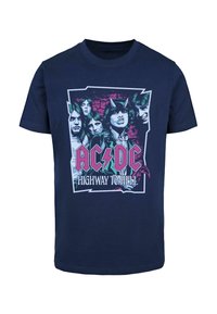 Mørkeblå bomull T-skjorte med grafisk trykk av musikere og teksten "AC/DC Highway to Hell" i rosa og hvitt med intrikate detaljer.