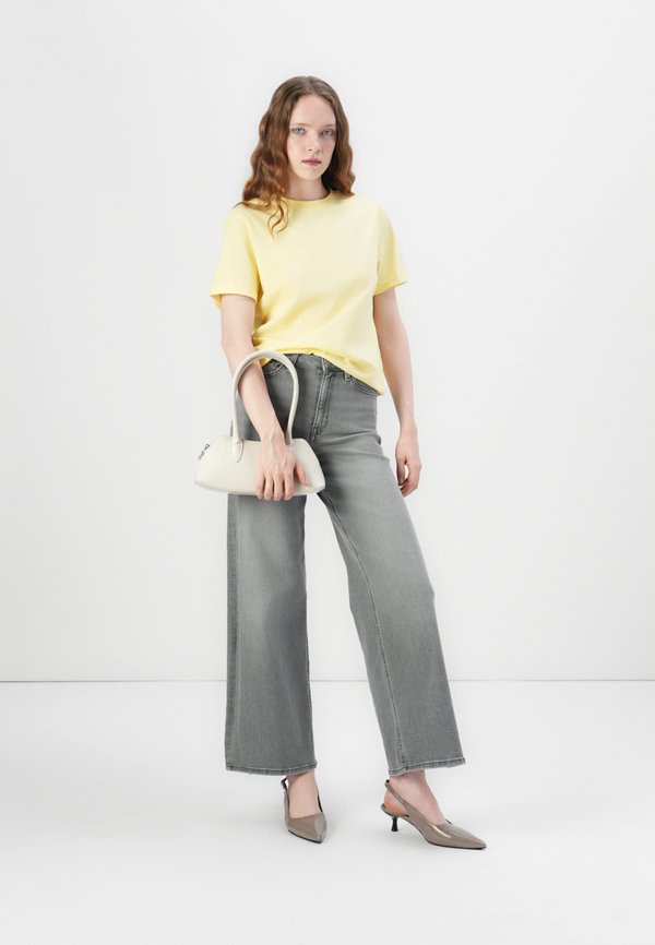 PCRIA FOLD UP SOLID TEE - Basic T-shirt - pale banana2