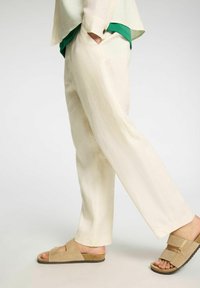 Selected Homme SLHLOOSE-WYATT - Hlače - egret