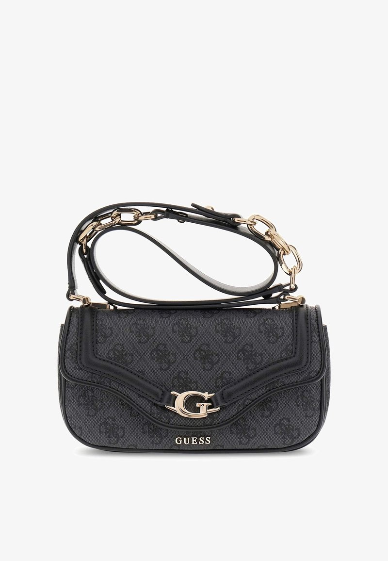 Borsa nera in materiale sintetico testurizzato con logo G in tono oro, tracolla a catena e motivi in rilievo, caratterizzata da una silhouette strutturata.