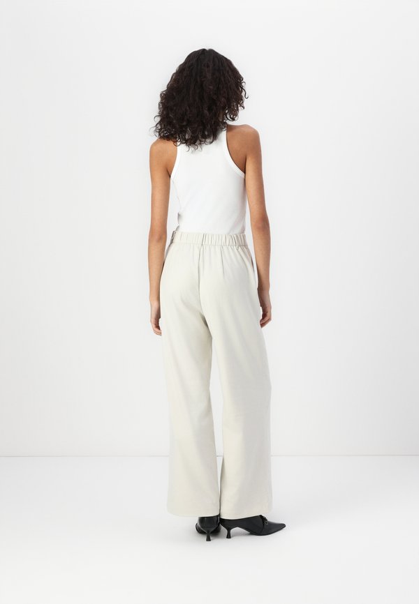 Hollister Livvy Ultra High-Rise Wide-Leg Pants - Trousers - rainy day2