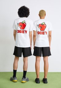 Obey Clothing APPLE OF MY EYE UNISEX - Triko s potiskem - white