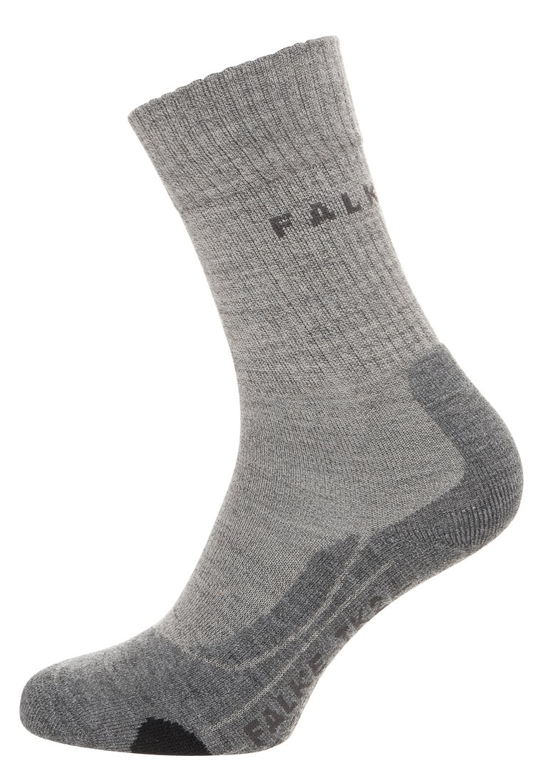 Calcetín de mezcla de algodón gris con textura acanalada, con refuerzo en el talón y en la puntera. Presenta el nombre de la marca impreso en gris oscuro en el puño.