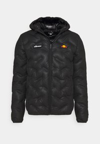 Schwarze Pufferjacke mit Kapuze, mit einem gesteppten Design, Reißverschluss vorne und einem Logo auf der linken Brust. Elastische Bündchen.