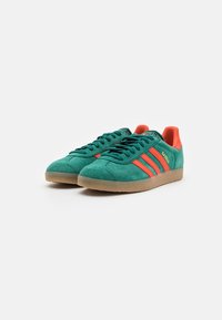 adidas gazelle silver green womens Zapatillas Urbanas Hombre adidas Gazelle