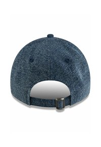 Denim-Baseballmütze in Dunkelblau mit strukturiertem Stoff, verstellbarem Riemen hinten und Belüftungsöffnungen auf beiden Seiten.