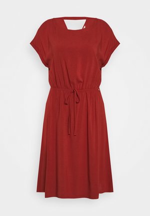 Rotes Kleid mit kurzen Ärmeln, einem quadratischen Ausschnitt, tailliert mit Bindeband. Hergestellt aus weichem Stoff mit glatter Textur und lockerem Sitz.