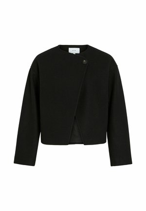 Giacca cropped nera a maniche lunghe con un pannello anteriore sovrapposto asimmetrico fissato da un singolo bottone vicino al colletto.