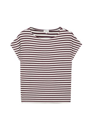 T-shirt met korte mouwen met bordeauxrode en witte horizontale strepen en een ronde hals, plat gelegd op een witte achtergrond.