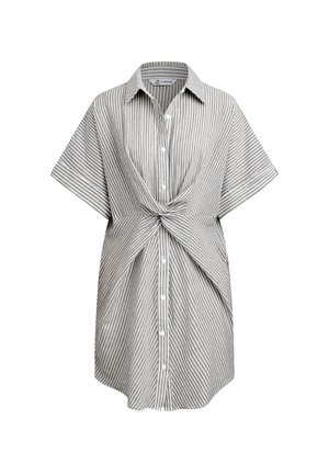 Sukienka na guziki z krótkim rękawem w pionowe czarno-białe paski, z węzłem w talii i luźnym krojem.