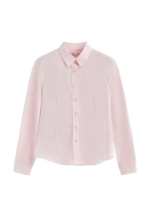Chemise rose clair à manches longues avec col, boutonnage à l'avant, deux poches poitrine et un petit logo brodé sur le côté gauche.