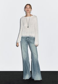 Massimo Dutti FLARED HIGH-WAIST - Flared Jeans - light blue
